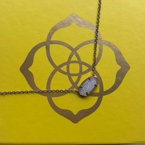 Kendra Scott necklace